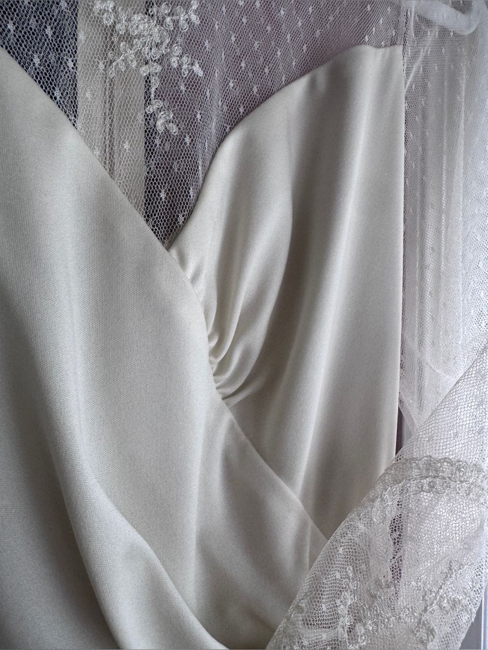 1980 HAND SEWN VTG French Lace Sleeved • Full Length Silk Wedding Dress • SMALL - Picture 12 of 16